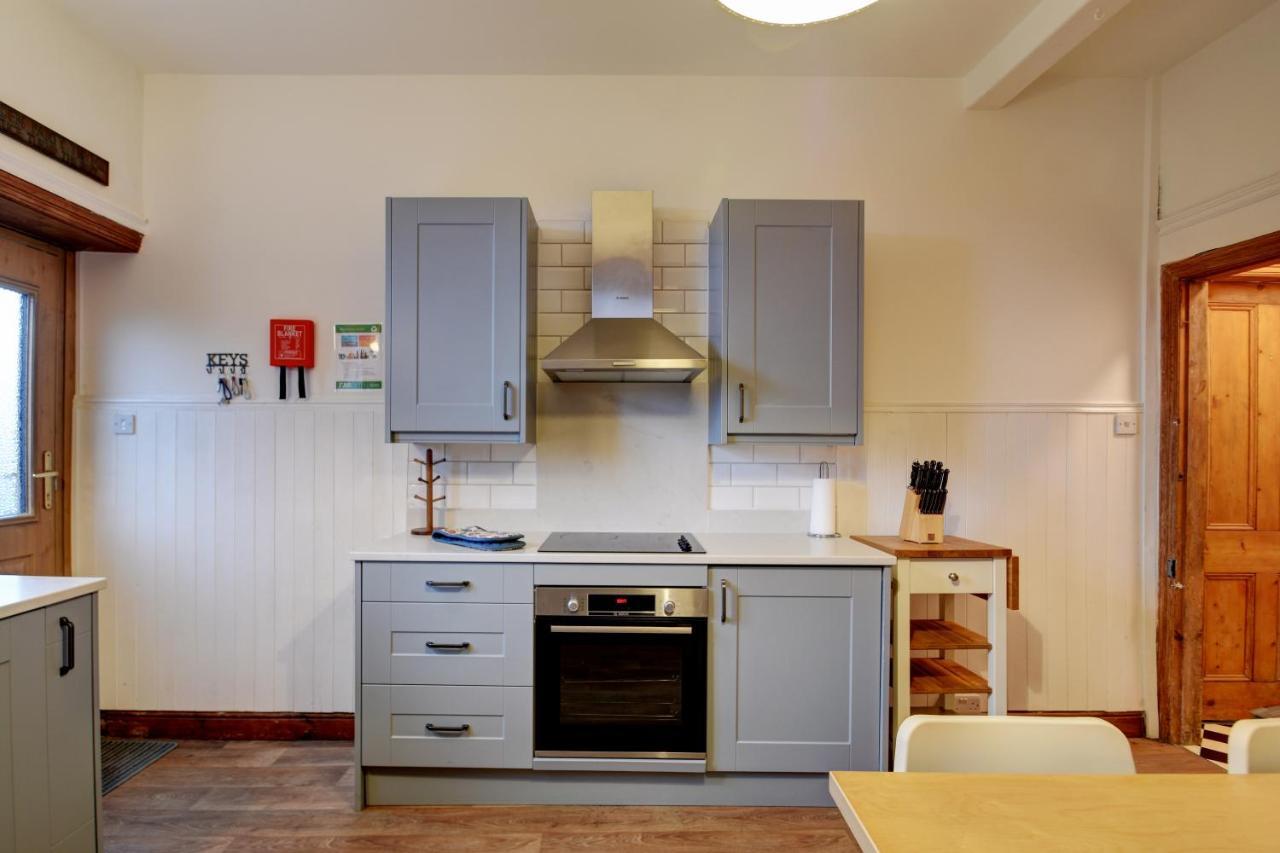 Spacious Victorian Townhouse Near Hcc With Off Street Parking Harrogate Ngoại thất bức ảnh