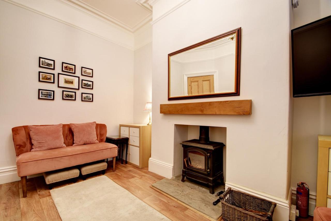 Spacious Victorian Townhouse Near Hcc With Off Street Parking Harrogate Ngoại thất bức ảnh